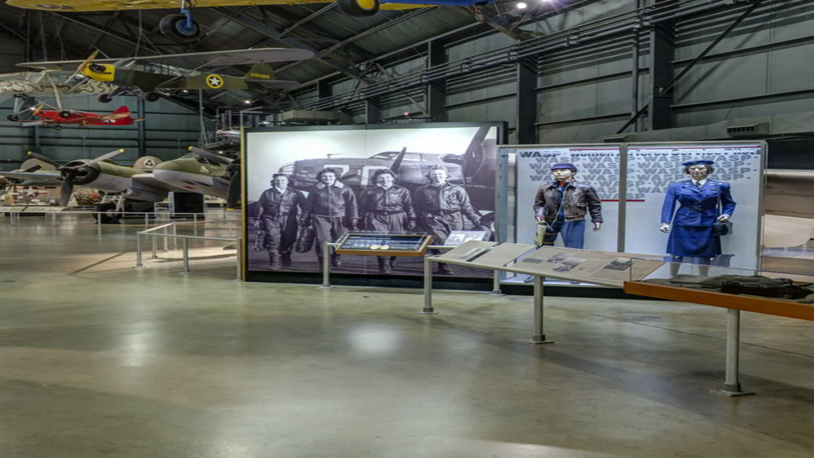 Boeing B-17F Flying Fortress in the gallery