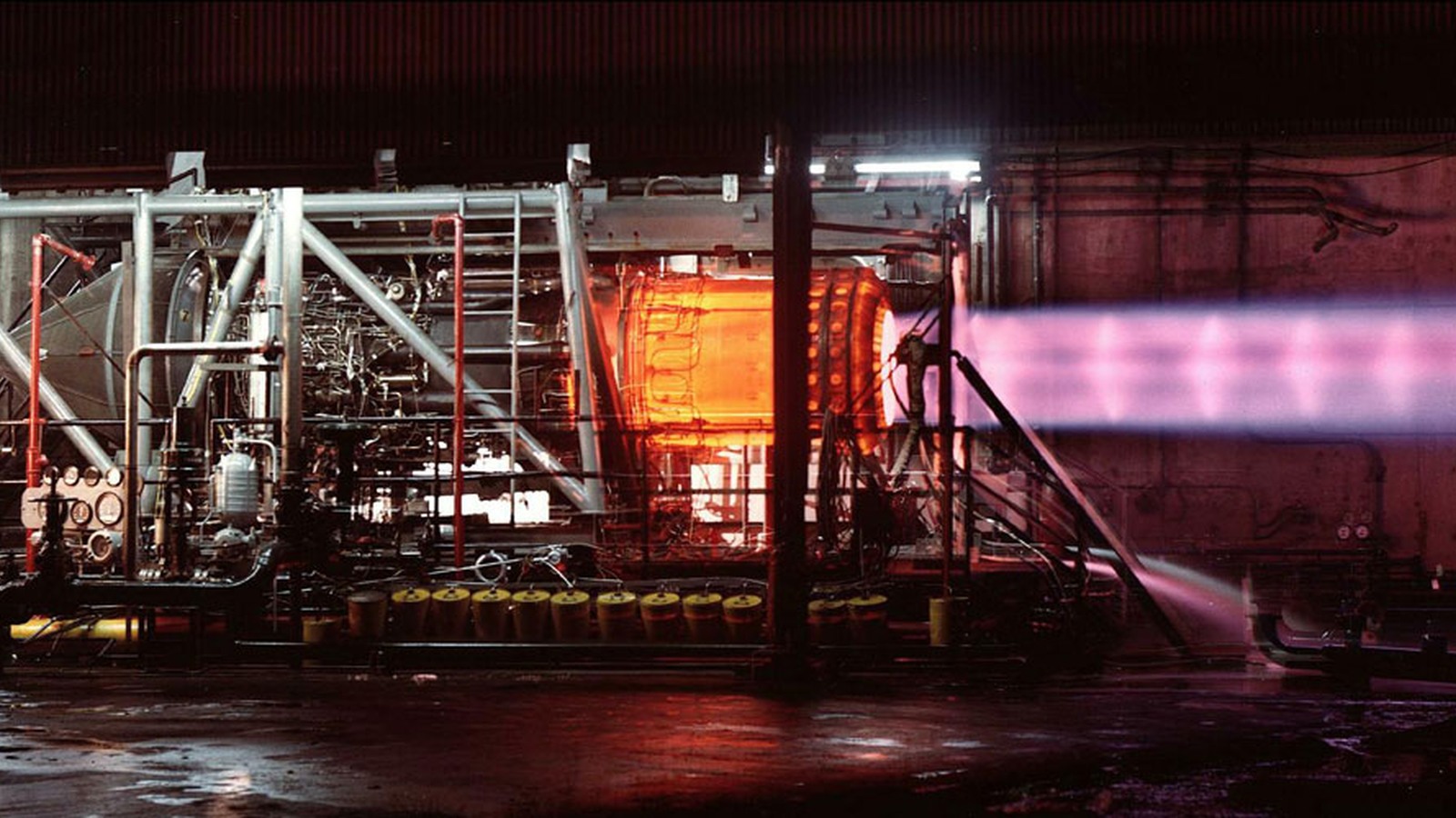 Pratt & Whitney J58 turbojet during a ground test