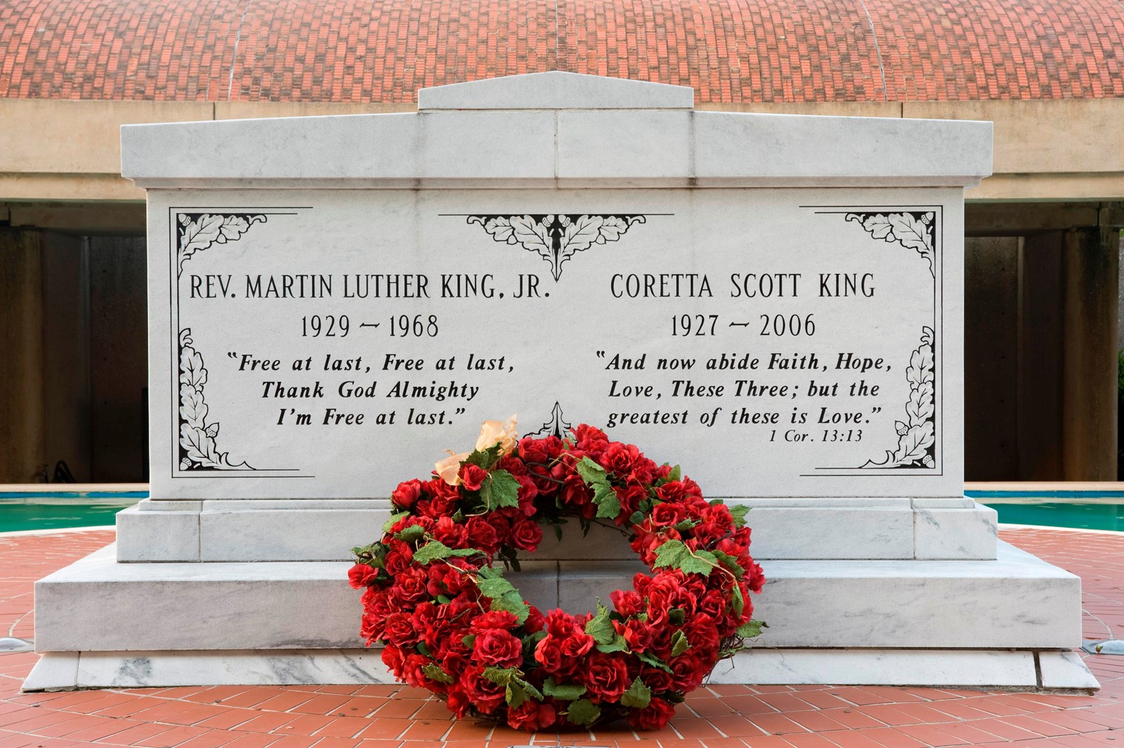Reflecting pool and tomb of Dr. and Mrs. Martin Luther King, Jr.